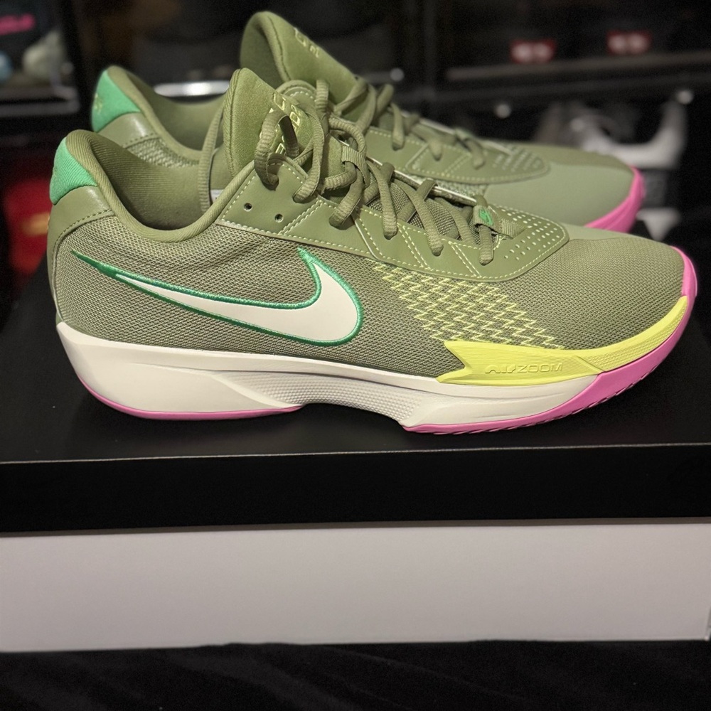 Nike GT Cut Academy Size 12